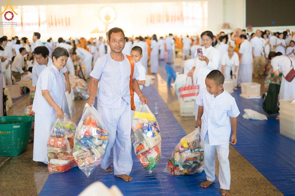 ภาพ No.158530:V.46 อาสาสมัครและเจ้าหน้าที่ทุกสถานะ ร่วมแรงร่วมใจรับบุญเตรียมงาน เก็บงาน งานบุญในเดือนกันยายน พ.ศ. 2567 ณ วัดพระธรรมกาย