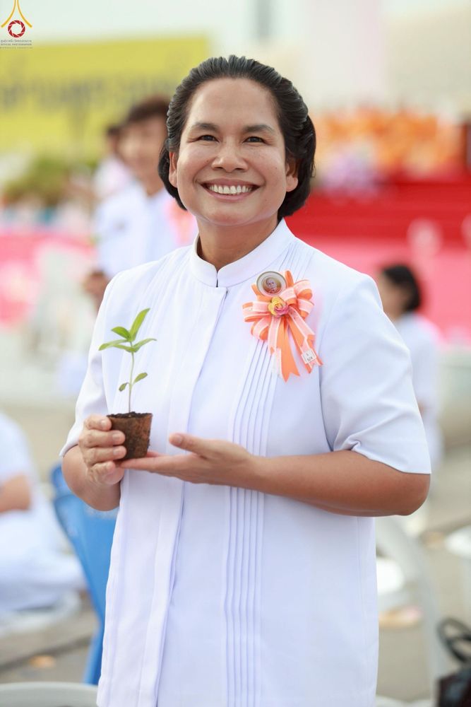 ภาพ No.252895:วันที่ 10 ตุลาคม พ.ศ. 2568 พิธีปลูกต้นทรัพย์บานชื่น ณ ลานธรรม วัดพระธรรมกาย