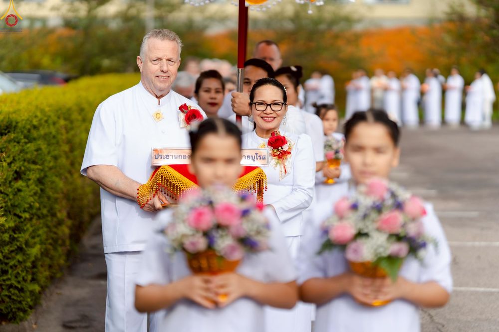 ภาพ No.254095:วันที่ 12 ตุลาคม พ.ศ. 2568 พิธีทอดกฐินวัดพระธรรมกายบูโรส ประเทศสวีเดน