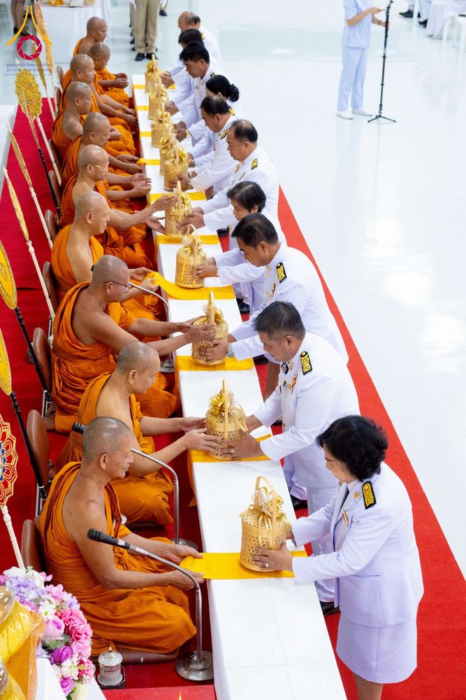 ภาพ No.237641:พิธีเจริญพระพุทธมนต์ ปฏิบัติธรรมเจริญสมาธิภาวนา และทำบุญตักบาตร ถวายพระราชกุศล เนื่องในโอกาสวันเฉลิมพระชนมพรรษา สมเด็จพระนางเจ้าสิริกิติ์ พระบรมราชินีนาถ พระบรมราชชนนีพันปีหลวง วันอังคารที่ 12 สิงหาคม พ.ศ. 2568  ณ อาคารปลูกศรัทธา 2 วัดพระธรรมกาย 