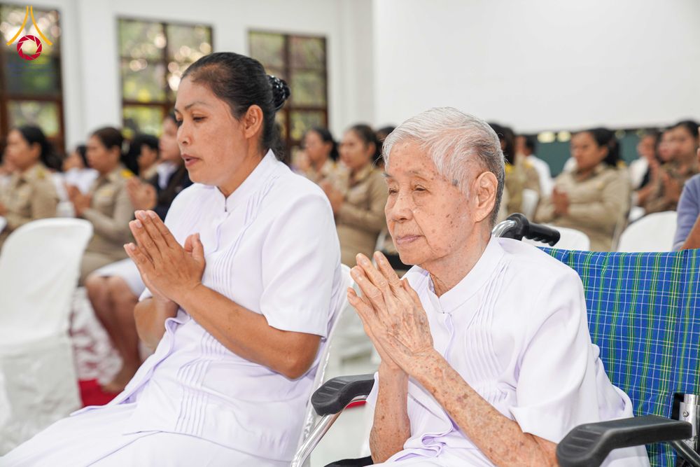 ภาพ No.315144:วันจันทร์ที่ 23 มีนาคม พ.ศ. 2569 พิธีบำเพ็ญกุศล คุณพ่อณรงค์ จินตมากุล  สิริอายุ 99 ปี 11 เดือน โยมบิดา พระครูปลัดรัตนวีรวัฒน์ (รังสฤษดิ์ อิทฺธิจินตโก) ที่ปรึกษาเจ้าคณะจังหวัดปทุมธานี เจ้าอาวาสวัดพระธรรมกาย  ณ ห้องปลูกศรัทธา 2 วัดพระธรรมกาย ปทุมธานี