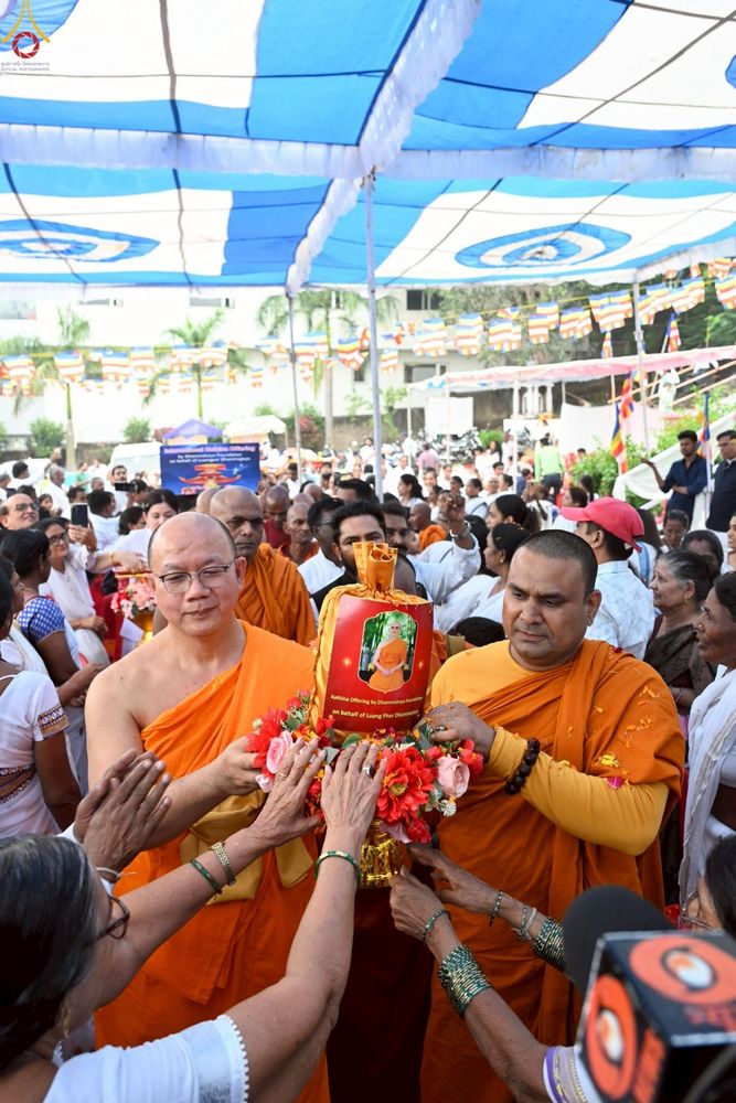 ภาพ No.263510:วันที่ 18 ตุลาคม พ.ศ. 2568 พิธีแห่กฐิน และกฐินสมทบหลวงพ่อ ธัมมชโย  ถวายแด่ วัดพุทธภูมิ เมืองโภปาล รัฐมัธยประเทศ ประเทศอินเดีย 