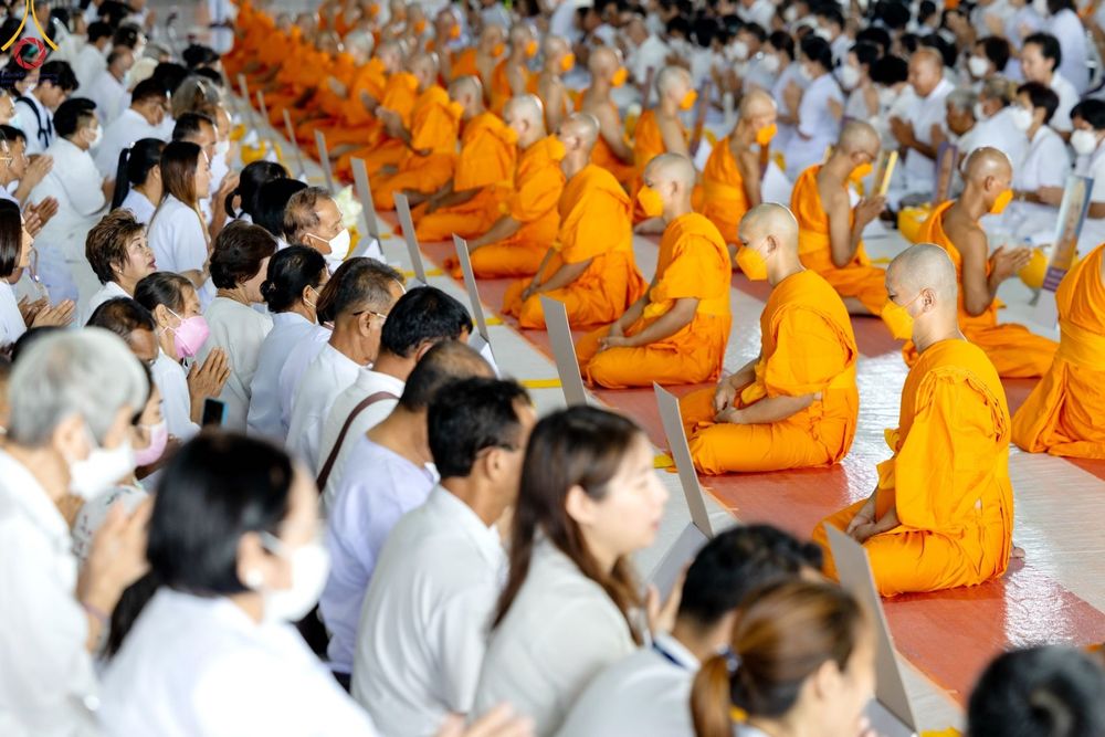 ภาพ No.84211:พิธีขอบรรพชา , พิธีขอสรณคมน์และศีล ,  พิธีรับบาตร , พิธีอุปสมบท ในโครงการบรรพชาอุปสมบทหมู่ธรรมทายาทรุ่นเข้าพรรษา และโครงการบรรพชาสามเณรโรงเรียนนานาชาติ รุ่นที่ 12 ณ โบสถ์พระไตรปิฎก วัดพระธรรมกาย วันที่ 22 กรกฎาคม พ.ศ. 2566