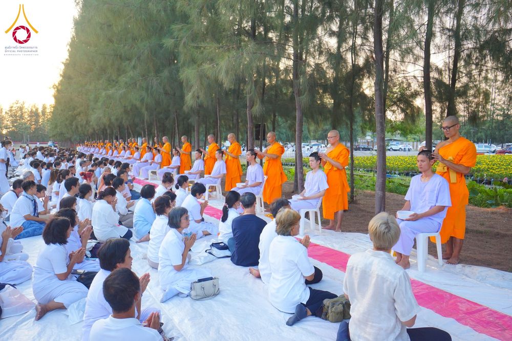 ภาพ No.135308:พิธีปลงผม ธรรมทายาท ระดับอุดมศึกษา รุ่นที่ 51 ภาคฤดูร้อน ณ วัดพระธรรมกาย จ.ปทุมธานี วันเสาร์ที่ 6 เมษายน พ.ศ. 2567