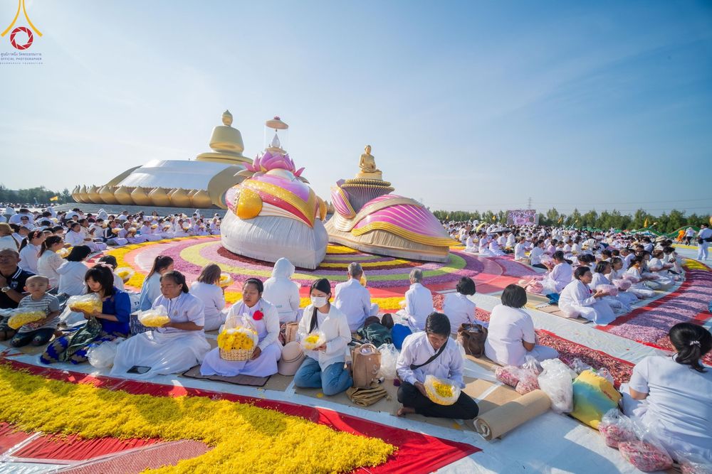 ภาพ No.198138:พิธีต้อนรับพระธรรมยาตรา ณ อนุสรณ์สถานลำดับที่ 5 สถานที่เผยแผ่วิชชาธรรมกายครั้งแรก อนุสรณ์สถานบางปลา วัดบางปลา อำเภอบางเลน จังหวัดนครปฐม ในโครงการธรรมยาตรา กตัญญูบูชา มหาปูชนียาจารย์ พระมงคลเทพมุนี(สด จนฺทสโร) พระผู้ปราบมาร ปีที่ 13 วัน 19 มกราคม พ.ศ.2568