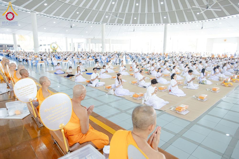 ภาพ No.265913:วันพุธที่ 5 พฤศจิกายน พ.ศ. 2568 (วันพระ ขึ้น 15 ค่ำ เดือน 12) พิธีบุพเปตพลี ครั้งที่ 172 ร่วมอุทิศบุญแด่หมู่ญาติที่ล่วงลับไปแล้ว และสืบทอดอายุพระพุทธศาสนา ณ หอฉันคุณยายอาจารย์ฯ วัดพระธรรมกาย