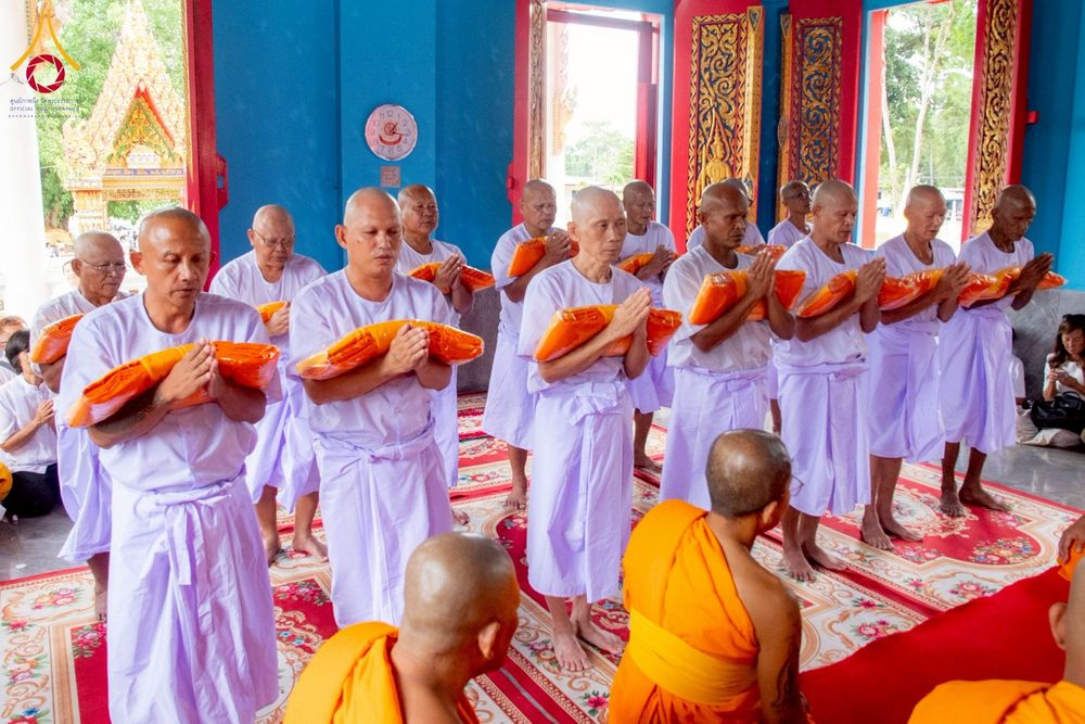 ภาพ No.276369:วันศุกร์ที่ 5 ธันวาคม 2568 (วันพ่อแห่งชาติ) พิธีบรรพชาอุปสมบทหมู่ธรรมทายาท จำนวน 14 รูป โครงการบรรพชาอุปสมบทหมู่ รุ่นบูชาธรรมมหาปูชนียาจารย์ ประจำปี 2568  ณ ศูนย์อบรมเยาวชนบางปะหัน จังหวัดพระนครศรีอยุธยา