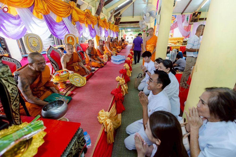 ภาพ No.266550:วันที่ 25 ตุลาคม พ.ศ. 2568 พิธีทอดกฐินสามัคคีทั่วไทย ณ วัดสว่างอารมณ์ ต.ป่าโมก อ.ป่าโมก จ.อ่างทอง โดยคณะศิษยานุศิษย์ บูชาธรรม 81 ปี หลวงพ่อธัมมชโย