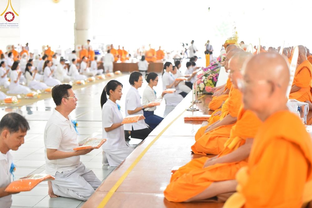 ภาพ No.149282:พิธีบุพเปตพลี ครั้งที่ 154 ร่วมอุทิศบุญแด่หมู่ญาติที่ล่วงลับไปแล้ว และสืบทอดอายุพระพุทธศาสนา วันจันทร์ที่ 19 สิงหาคม พ.ศ.2567 ณ หอฉันคุณยายอาจารย์ฯ วัดพระธรรมกาย
