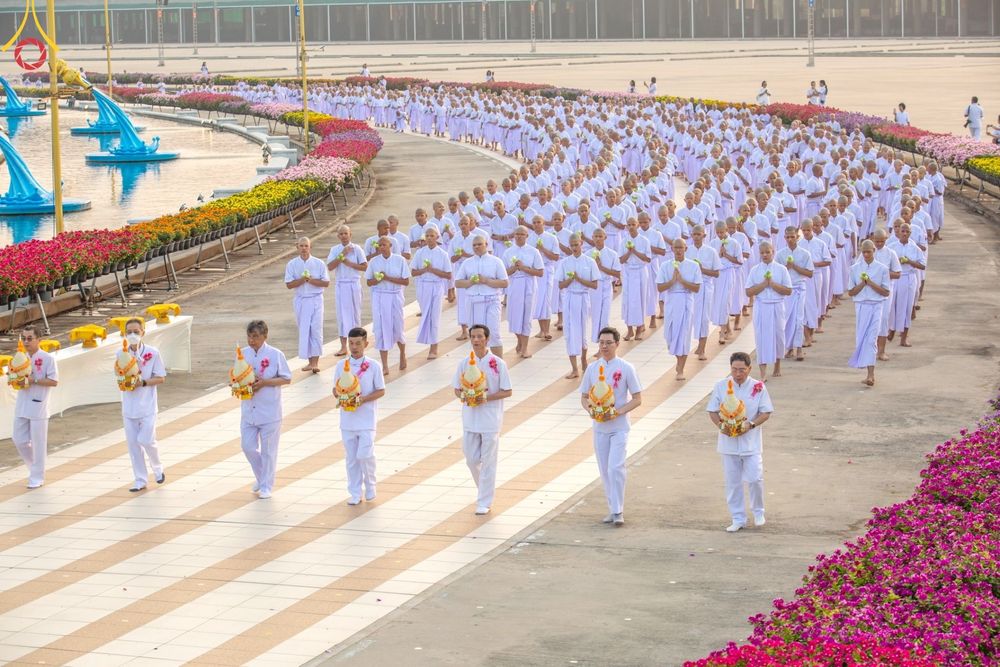 ภาพ No.133720:พิธีเวียนประทักษิณและพิธีวันทาเจดีย์ โครงการบรรพชาสามเณร ฟื้นฟูพระพุทธศาสนาทั่วไทย ณ วัดพระธรรมกาย วันเสาร์ที่ 6 เมษายน พ.ศ. 2567