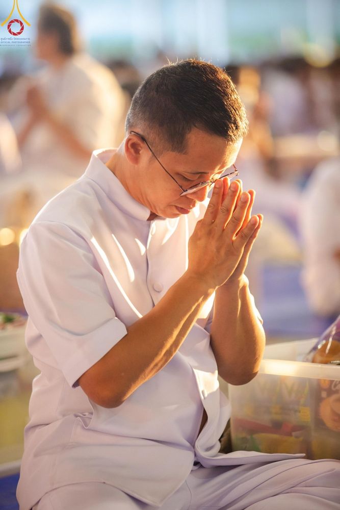 ภาพ No.158931:พิธีตักบาตร ในวันอาทิตย์ต้นเดือน วันที่ 6 ตุลาคม พ.ศ. 2567 ณ สภาธรรมกายสากล วัดพระธรรมกาย