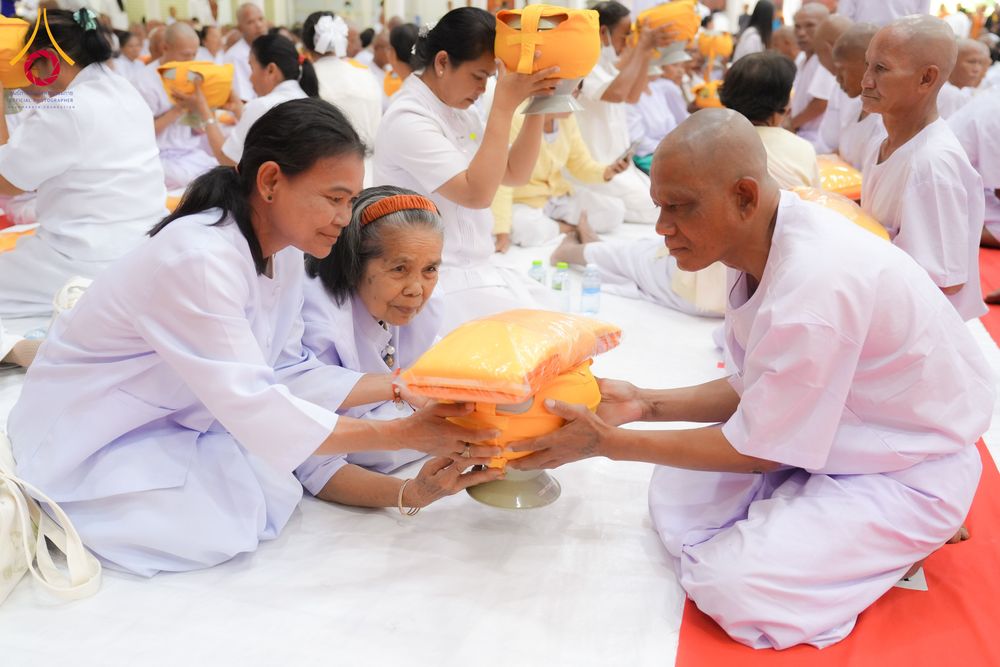 ภาพ No.281202:วันที่ 4 ธันวาคม พ.ศ. 2568 พิธีบรรพชาสามเณร ในโครงการบวชบูชาธรรมมหาปูชนียาจารย์  ณ วัดกลางพระอารามหลวง จังหวัดบุรีรัมย์