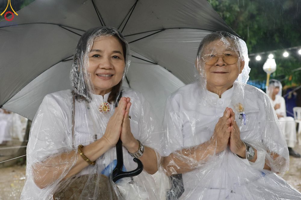 ภาพ No.89290:พิธีประดิษฐานรูปหล่อทองคำ  คุณยายอาจารย์มหารัตนอุบาสิกาจันทร์ ขนนกยูง ภายในมหาวิหารคุณยายอาจารย์ฯ เนื่องในวันครูผู้ค้นพบวิชชาธรรมกาย วันศุกร์ที่ 29 กันยายน พ.ศ. 2566 ณ วัดพระธรรมกาย จ.ปทุมธานี