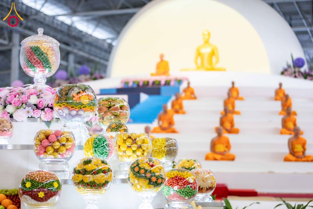 ภาพ No.318365:วันอาทิตย์ต้นเดือนที่ 5 เมษายน พ.ศ.2569 พิธีบูชาข้าวพระ ณ สภาธรรมกายสากล วัดพระธรรมกาย