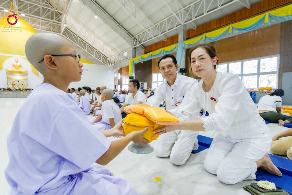 ภาพ No.317483:วันอาทิตย์ ที่ 29 มีนาคม พ.ศ.2569  พิธีปลงผม , พิธีขอขมามอบบาตรและผ้าไตร , พิธีบรรพชา ณ ศูนย์ปฏิบัติธรรมสมุทรปราการ จำนวน 42 รูป