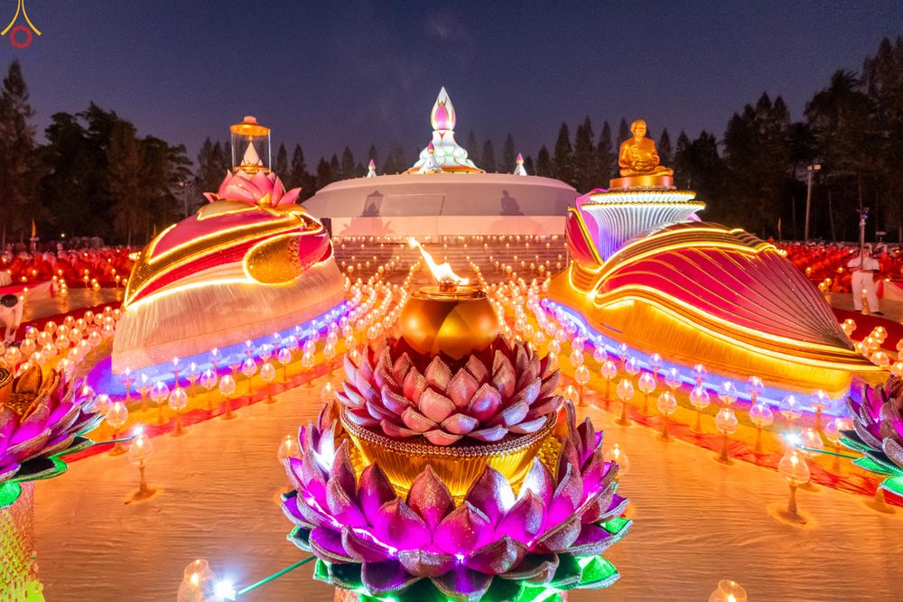 ภาพ No.292161:วันที่ 10 มกราคม พ.ศ. 2569 พิธีจุดประทีปถวายเป็นพุทธบูชา และบูชาธรรมมหาปูชนียาจารย์  ณ อนุสรณ์สถานคลองบางนางแท่น อ.สามพราน จ.นครปฐม ในโครงการธรรมยาตรา กตัญญูบูชา มหาปูชนียาจารย์ พระมงคลเทพมุนี(สด จนฺทสโร) พระผู้ปราบมาร อนุสรณ์สถาน 7 แห่ง ปีที่ 14