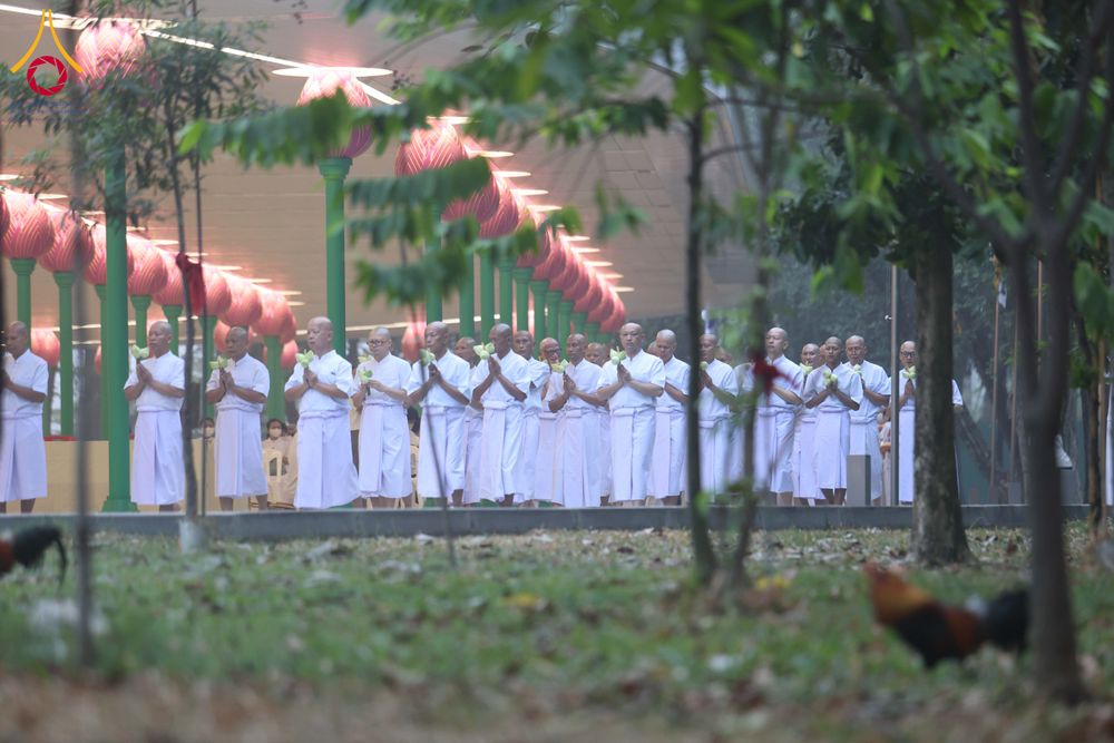 ภาพ No.298084:วันเสาร์ที่ 17 มกราคม พ.ศ. 2569 พิธีบรรพชาอุปสมบท โครงการอุปสมบทหมู่ บูชาธรรมครบ 117 ปี คุณยายอาจารย์มหารัตนอุบาสิกาจันทร์ ขนนกยูง  ณ อุโบสถพระไตรปิฎก วัดพระธรรมกาย