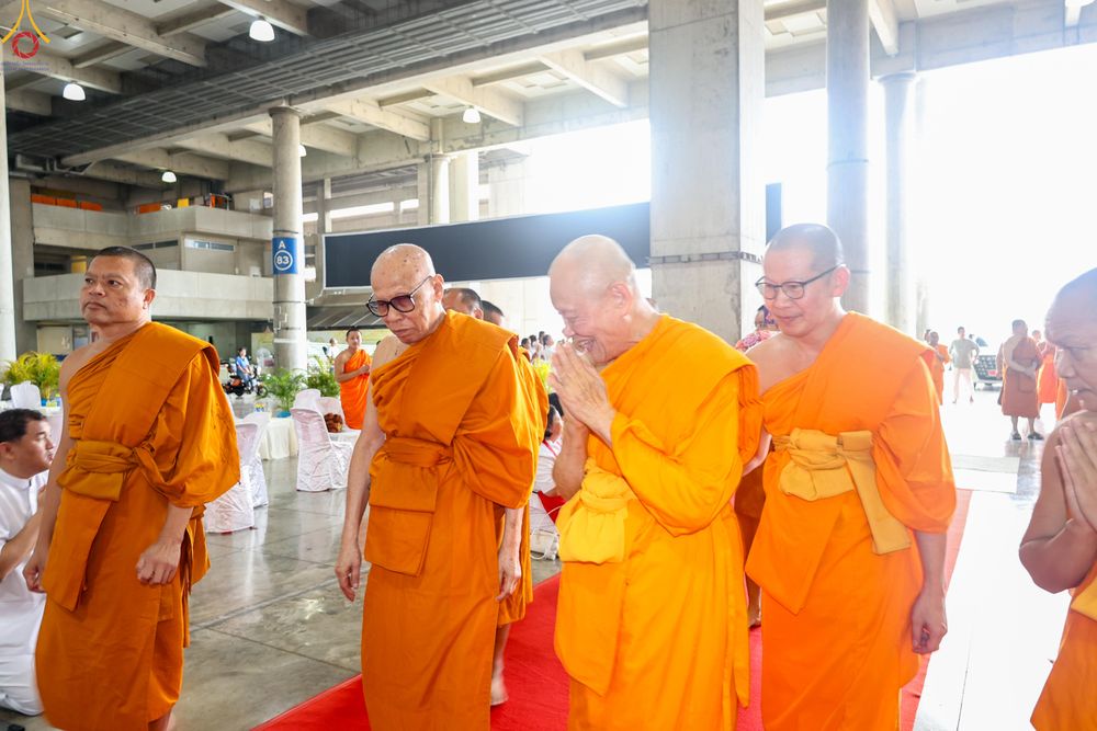 ภาพ No.323480:วันที่ 22 เมษายน พ.ศ.2569(วันคุ้มครองโลก) งานถวายมหาสังฆทาน 40,000 กว่าวัดทั่วประเทศ การเดินทางเข้าวัด , การต้อนรับปฏิสันถารพระสังฆาธิการ  ,  การจัดเตรียมภัตตาหาร , การลงทะเบียน