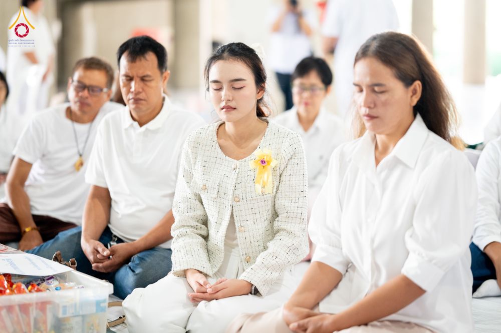 ภาพ No.336082:วันที่ 20 มิถุนายน พ.ศ. 2569 พิธีตักบาตรฉลองพระใหม่ โครงการอุปสมบทธรรมทายาทอุดมศึกษา รุ่นที่ 53