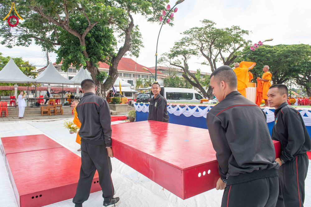 ภาพ No.329515:วันอาทิตย์ที่ 24 พฤษภาคม พ.ศ. 2569 พิธีตักบาตรพระ 1,000 รูป เพื่อถวายเป็นพุทธบูชาในเทศกาลวิสาขบูชาโลก และ ถวายเป็นพระราชกุศล  ณ ลานศิลปวัฒนธรรม เมืองปัตตานี จ.ปัตตานี