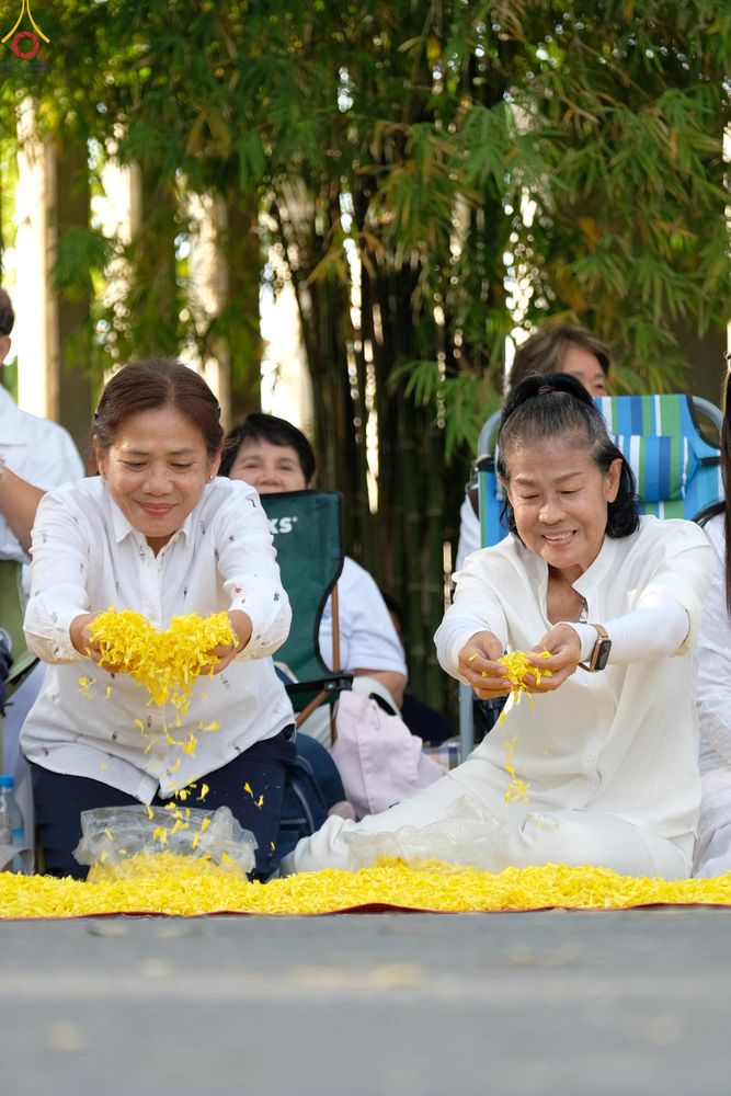 ภาพ No.287715:วันที่ 3 มกราคม พ.ศ. 2569 พิธีต้อนรับพระธรรมยาตรา ครั้งที่ 2 (ภาพชุดที่ 2) ในโครงการธรรมยาตรา กตัญญูบูชา มหาปูชนียาจารย์ พระมงคลเทพมุนี(สด จนฺทสโร) พระผู้ปราบมาร อนุสรณ์สถาน 7 แห่ง ปีที่ 14 ณ อนุสรณ์สถานมหาวิหารพระมงคลเทพมุนี (โลตัสแลนด์) อ.สองพี่น้อง จ.