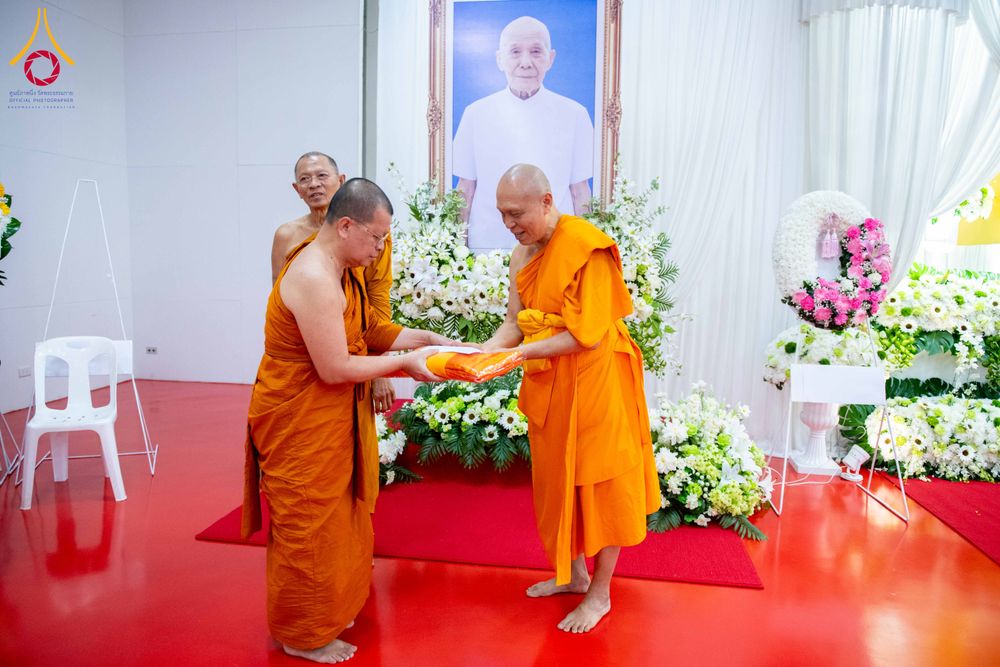 ภาพ No.314411:วันพฤหัสบดีที่ 19 มีนาคม พ.ศ. 2569 พิธีบำเพ็ญกุศล คุณพ่อณรงค์ จินตมากุล โยมบิดา พระครูปลัดรัตนวีรวัฒน์ (รังสฤษดิ์ อิทฺธิจินตโก) ที่ปรึกษาเจ้าคณะจังหวัดปทุมธานี เจ้าอาวาสวัดพระธรรมกาย  ณ ห้องปลูกศรัทธา 2 วัดพระธรรมกาย ปทุมธานี