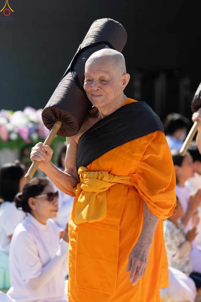 ภาพ No.279545:วันที่ 2 มกราคม พ.ศ.2569 พิธีต้อนรับพระธรรมยาตรา ครั้งที่ 1 ณ วัดพระธรรมกาย (วิหารหลวงปู่ - พระมหาธรรมกายเจดีย์)