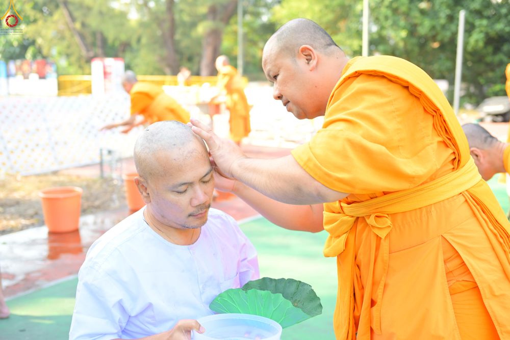 ภาพ No.280823:วันที่ 27 ธันวาคม พ.ศ. 2568  พิธีปลงผมนาคธรรมทายาท โครงการอุปสมบทหมู่บูชาธรรม 81 ปี หลวงพ่อธัมมชโย  ณ สมาคมพุทธ เขตตงช้ง ฮ่องกง