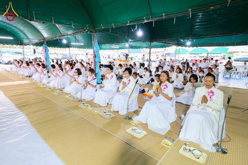 ภาพ No.301063:วันที่ 23 มกราคม พ.ศ. 2569 พิธีถวายภัตตาหารเป็นสังฆทาน แด่พระธรรมยาตรา ณ อนุสรณ์สถานบางปลา วัดบางปลา อำเภอบางเลน จังหวัดนครปฐม ในโครงการธรรมยาตรา กตัญญูบูชา มหาปูชนียาจารย์ พระมงคลเทพมุนี(สด จนฺทสโร) พระผู้ปราบมาร อนุสรณ์สถาน 7 แห่ง ปีที่ 14