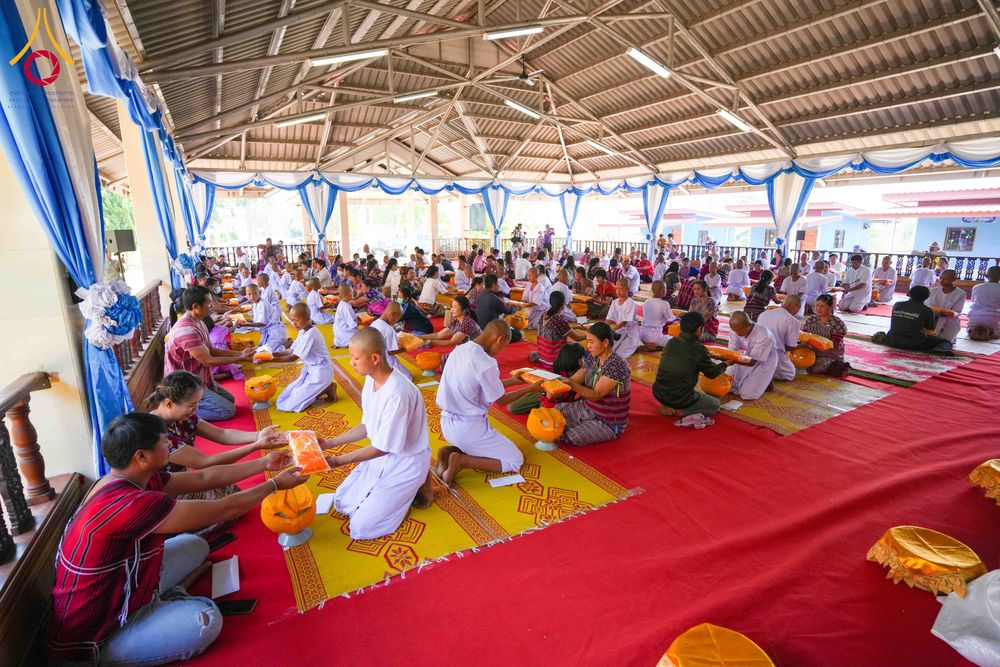 ภาพ No.317686:วันพฤหัสบดีที่ ๒ เมษายน พ.ศ.๒๕๖๙ พิธีบรรพชาสามเณรภาคฤดูร้อน น้อมบูชาธรรมอายุวัฒนมงคล ๘๒ ปี หลวงพ่อธัมมชโย และ ถวายเป็นพระราชกุศลแด่ สมเด็จพระกนิษฐาธิราชเจ้ากรมสมเด็จพระเทพรัตน์ราชสุดาฯ สยามบรมราชกุมารี รุ่นที่ ๑๓ ณ วัดทุ่งเจริญธรรม อำเภออมก๋อย จังหวัดเชี