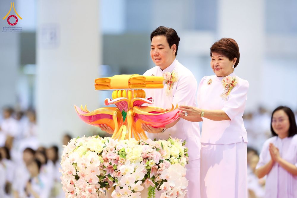 ภาพ No.264660:วันอาทิตย์ที่ 2 พฤศจิกายน พ.ศ. 2568 พิธีทอดกฐินสามัคคี ณ สภาธรรมกายสากล วัดพระธรรมกาย