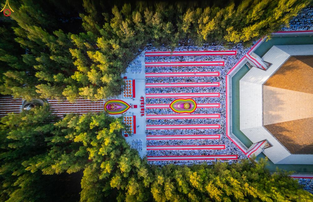 ภาพ No.289315:วันที่ 7 มกราคม พ.ศ. 2569 พิธีตักบาตรพระธรรมยาตรา ณ อนุสรณ์สถานลำดับที่ 1 สถานที่เกิดด้วยรูปกายเนื้อ อนุสรณ์สถานมหาวิหารพระมงคลเทพมุนี (โลตัสแลนด์) อ.สองพี่น้อง จ.สุพรรณบุรี ในโครงการธรรมยาตรา กตัญญูบูชา มหาปูชนียาจารย์ พระมงคลเทพมุนี(สด จนฺทสโร) พระผู้ป