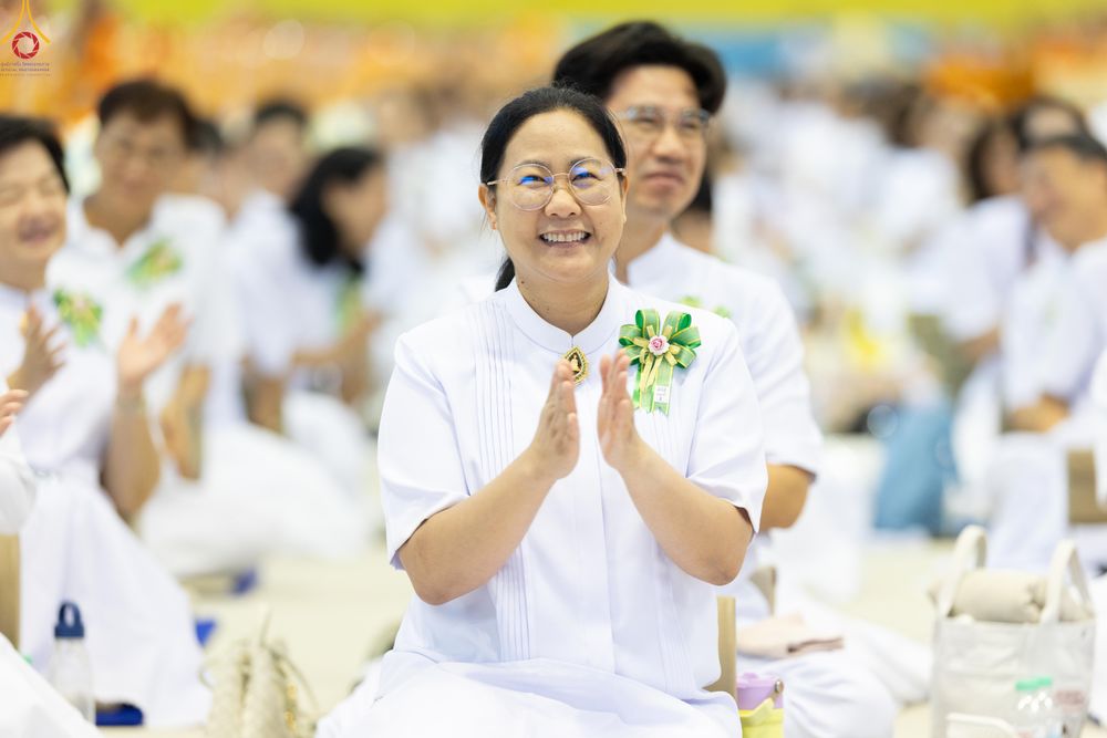 ภาพ No.342238:วันอาทิตย์ที่ 2 สิงหาคม พ.ศ.2569 พิธีมุทิตาสักการะพระภิกษุ  ผู้สอบได้เปรียญธรรม 9 ประโยค ระดับโลก ปีที่ 38, พิธีมอบโล่เกียรติยศ และทุนการศึกษา สำนักเรียนบาลีดีเด่นทั่วประเทศ ณ สภาธรรมกายสากล วัดพระธรรมกาย