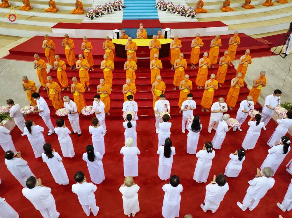 ภาพ No.81606:พิธีหล่อพระประธานเพื่อประดิษฐาน ณ ห้องแก้วสารพัดนึก 2 เนื่องในวันวิสาขบูชา วันเสาร์ที่ 3 มิถุนายน 2566 ณ วัดพระธรรมกาย จ.ปทุมธานี