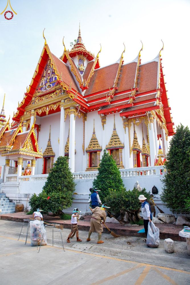 ภาพ No.72754:พระธรรมยาตรา ปฏิบัติศาสนกิจทำนุบำรุงศาสนสถาน, สวดธรรมจักร ,ปฏิบัติธรรม ร่วมกับชุมชน,นักเรียนเด็กดีวีสตาร์ ในโครงการธรรมยาตรากตัญญูบูชา มหาปูชนียาจารย์ พระมงคลเทพมุนี(สด จนฺทสโร) พระผู้ปราบมาร อนุสรณ์สถาน 7 แห่ง ปีที่ 11 ณ วัดโบสถ์(บน) อ.บางกรวย จ.นนทบุรี