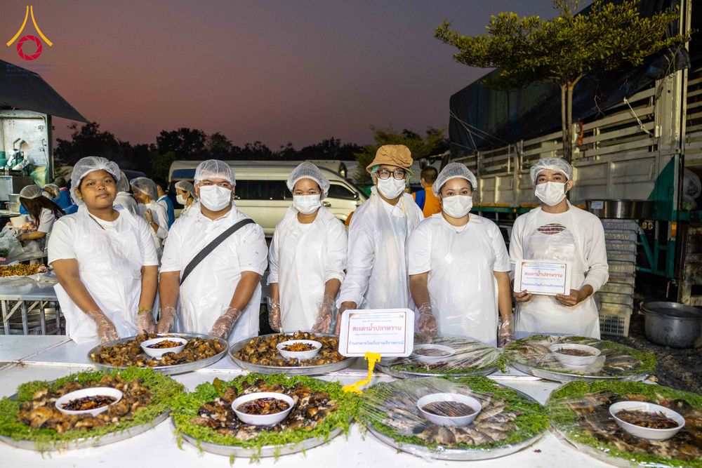 ภาพ No.295478:วันที่ 16 มกราคม พ.ศ. 2569 พิธีถวายภัตตาหารเป็นสังฆทาน แด่พระธรรมยาตรา ณ วัดโบสถ์บน ต.บางคูเวียง จ.นนทบุรี อนุสรณ์สถานลำดับที่ 4 สถานที่เกิดด้วยกายธรรม ในโครงการธรรมยาตรา กตัญญูบูชา มหาปูชนียาจารย์ พระมงคลเทพมุนี(สด จนฺทสโร) พระผู้ปราบมาร อนุสรณ์สถาน 7 แ