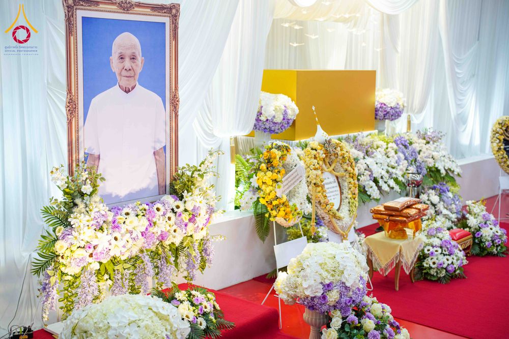 ภาพ No.315847:วันพฤหัสบดีที่ 26 มีนาคม พ.ศ. 2569 พิธีบำเพ็ญกุศล คุณพ่อณรงค์ จินตมากุล  สิริอายุ 99 ปี 11 เดือน โยมบิดา พระครูปลัดรัตนวีรวัฒน์ (รังสฤษดิ์ อิทฺธิจินตโก) ที่ปรึกษาเจ้าคณะจังหวัดปทุมธานี เจ้าอาวาสวัดพระธรรมกาย  ณ ห้องปลูกศรัทธา 2 วัดพระธรรมกาย ปทุมธานี