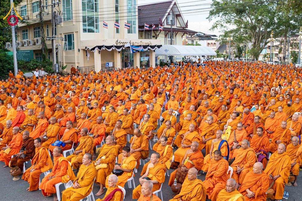 ภาพ No.310294:วันอาทิตย์ที่ 15 กุมภาพันธ์ พ.ศ. 2569 ตักบาตรพระ 1,000 รูป เมืองตรัง ปีที่ 2 ณ ลานพระบรมราชานุสาวรีย์ รัชกาลที่ 5 (หน้าศาลจังหวัดตรัง)อ.เมือง จ.ตรัง