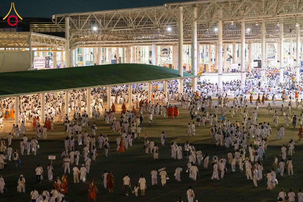 ภาพ No.324514:วันที่ 22 เมษายน พ.ศ.2569 (วันคุ้มครองโลก) บรรยากาศพระสังฆาธิการและสาธุชน การเดินทางกลับ งานถวายมหาสังฆทาน 40,000 กว่าวัดทั่วประเทศ วัดพระธรรมกาย