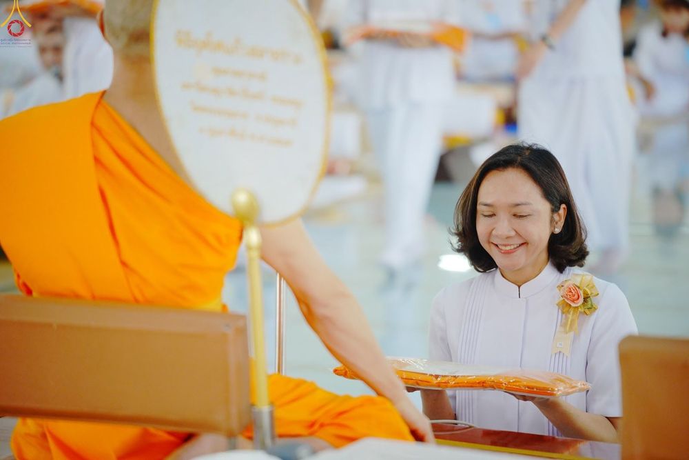 ภาพ No.348202:วันที่ 10 กันยายน พ.ศ.2569 พิธีสวดพระพุทธมนต์ และถวายภัตตาหารเป็นสังฆทาน เนื่องในวันครบ 26 ปี วันคล้ายละสังขาร คุณยายอาจารย์มหารัตนอุบาสิกาจันทร์ ขนนกยูง ณ หอฉันคุณยายอาจารย์ฯ วัดพระธรรมกาย