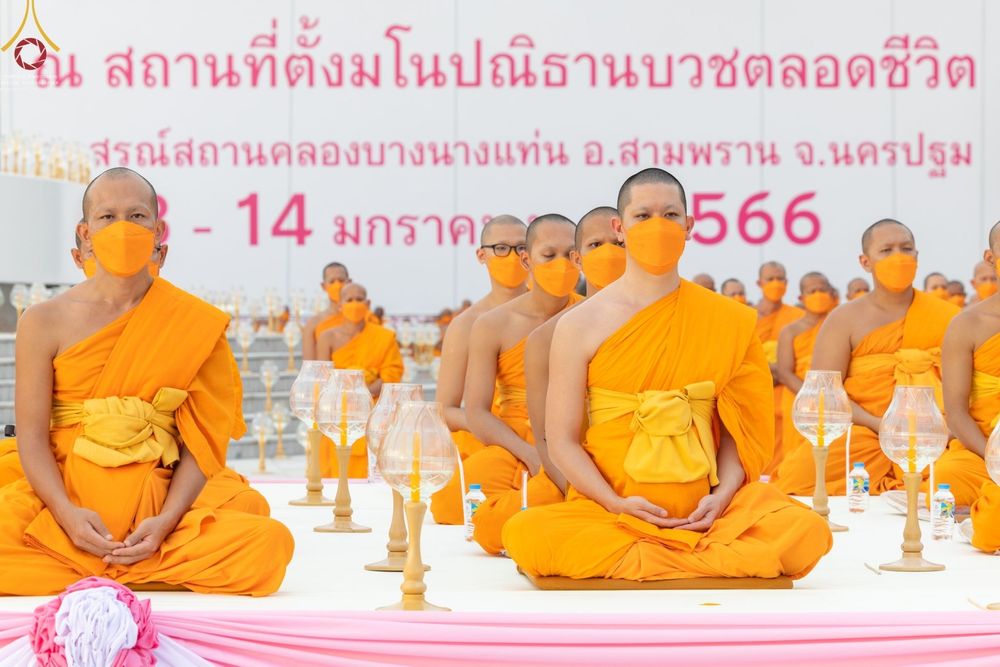 ภาพ No.70175:พิธีจุดประทีปถวายเป็นพุทธบูชา และบูชาธรรมมหาปูชนียาจารย์ ในโครงการธรรมยาตรากตัญญูบูชา มหาปูชนียาจารย์ พระมงคลเทพมุนี(สด จนฺทสโร) พระผู้ปราบมาร ปีที่ 11 ณ อนุสรณ์สถานลำดับที่ 2 สถานที่ตั้งมโนปณิธานบวชตลอดชีวิต อนุสรณ์สถานคลองบางนางแท่น อ.สามพราน จ.นครปฐม 