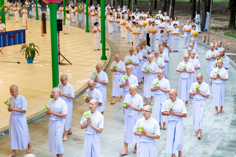 ภาพ No.338707:วันที่ 11 กรกฎาคม พศ.2569 พิธีบรรพชาอุปสมบท โครงการอุปสมบทหมู่ธรรมทายาทนานาชาติ  IDOP รุ่นที่ 21 (ภาษาจีน)  จากประเทศจีน มาเลเซีย สิงคโปร์ และไต้หวัน , โครงการบรรพชาสามเณรโรงเรียนนานาชาติ รุ่นที่ 15