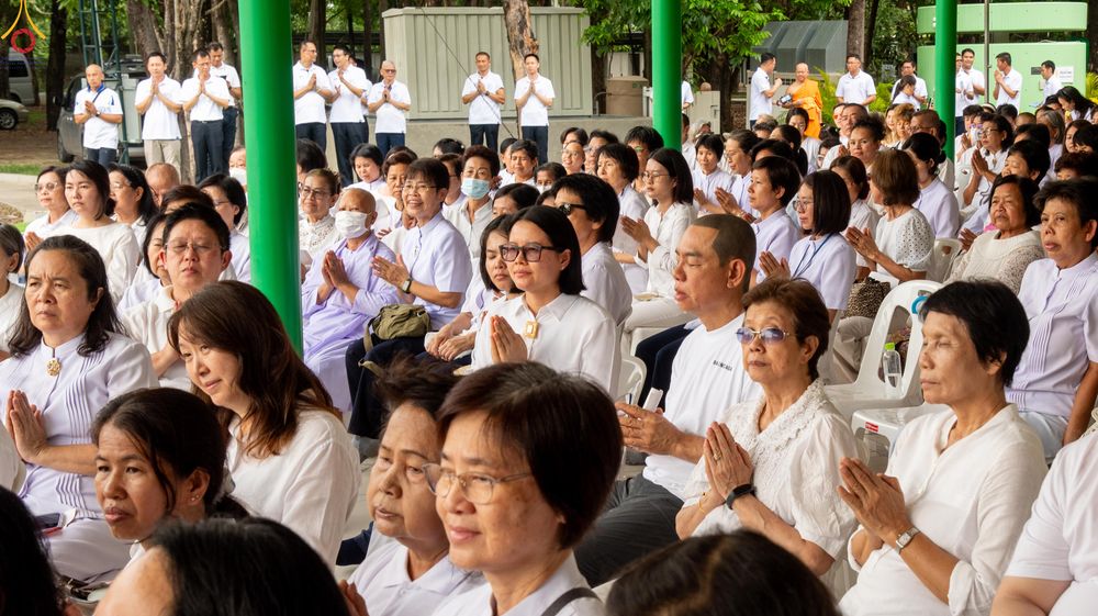 ภาพ No.330160:วันที่ 30 พฤษภาคม พ.ศ.2569 พิธีตัดปอยผมและปลงผม อุบาสกอุปสมบทอุทิศชีวิต 11 ท่าน ณ โบสถ์พระไตรปิฎก วัดพระธรรมกาย จังหวัดปทุมธานี