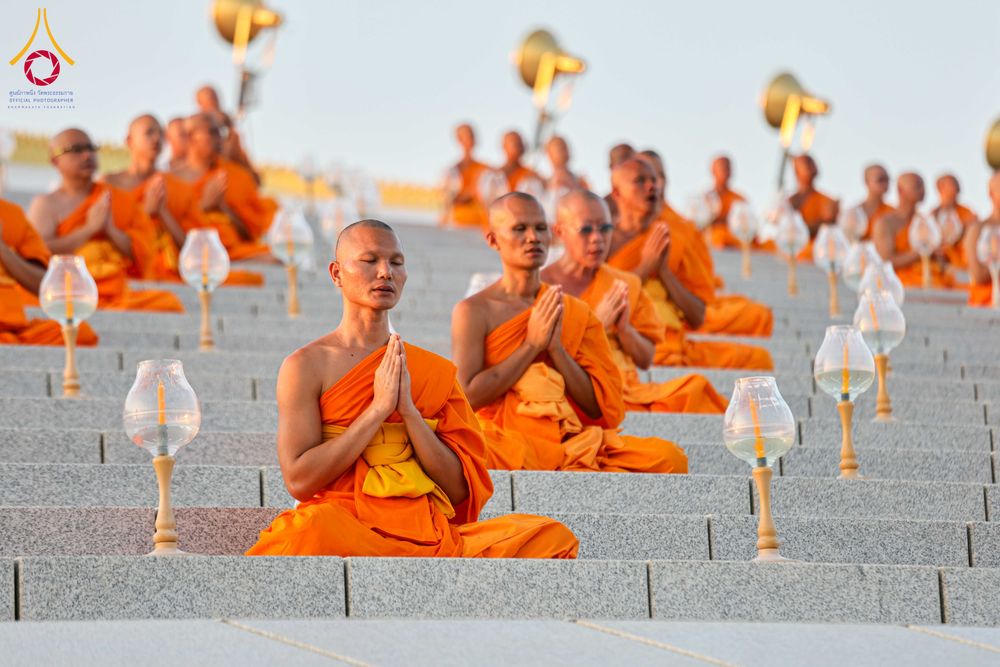 ภาพ No.312043:วันอังคารที่ 3 มีนาคม พ.ศ.2569 พิธีเวียนประทักษิณและจุดมาฆประทีป ณ ลานธรรมพระมหาธรรมกายเจดีย์ วัดพระธรรมกาย