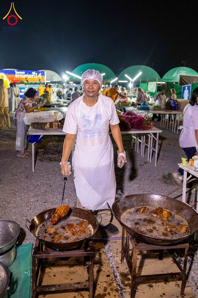 ภาพ No.300131:วันที่ 22 มกราคม พ.ศ. 2569 พิธีถวายภัตตาหารเป็นสังฆทาน แด่พระธรรมยาตรา ณ อนุสรณ์สถานบางปลา วัดบางปลา อำเภอบางเลน จังหวัดนครปฐม ในโครงการธรรมยาตรา กตัญญูบูชา มหาปูชนียาจารย์ พระมงคลเทพมุนี(สด จนฺทสโร) พระผู้ปราบมาร อนุสรณ์สถาน 7 แห่ง ปีที่ 14