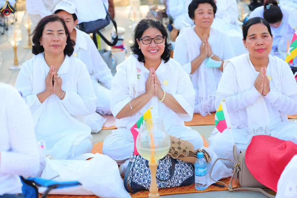 ภาพ No.302044:วันที่ 23 มกราคม พ.ศ. 2569 พิธีจุดประทีปธรรมถวายเป็นพุทธบูชา และบูชาธรรมมหาปูชนียาจารย์  ณ อนุสรณ์สถานลำดับที่ 5 สถานที่เผยแผ่วิชชาธรรมกายครั้งแรก อนุสรณ์สถานบางปลา วัดบางปลา อำเภอบางเลน จังหวัดนครปฐม ในโครงการธรรมยาตรา กตัญญูบูชา มหาปูชนียาจารย์ พระมงคล