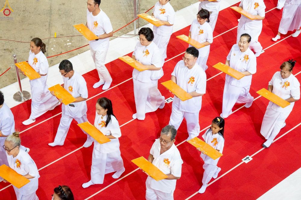 ภาพ No.251667:วันที่ 10 ตุลาคม พ.ศ. 2568 พิธีทอดผ้าป่าสมทบกฐินวัดพระธรรมกาย และสมทบกฐิน 30,000 กว่าวัดทั่วประเทศ ครั้งที่ 3 ณ สภาธรรมกายสากล วัดพระธรรมกาย