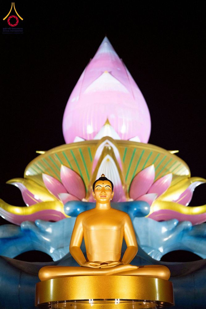 ภาพ No.266210:วันพุธที่ 5 พฤศจิกายน พ.ศ. 2568 (วันพระ ขึ้น 15 ค่ำ เดือน 12) พิธีจุดประทีปโคมลาน, โคมลอย และลอยกระทง ถวายประทีปเป็นพุทธบูชา สร้างความสว่างไสวให้กับแผ่นดินด้วยแสงธรรม ณ พุทธอุทยานนานาชาติ จังหวัดหนองคาย