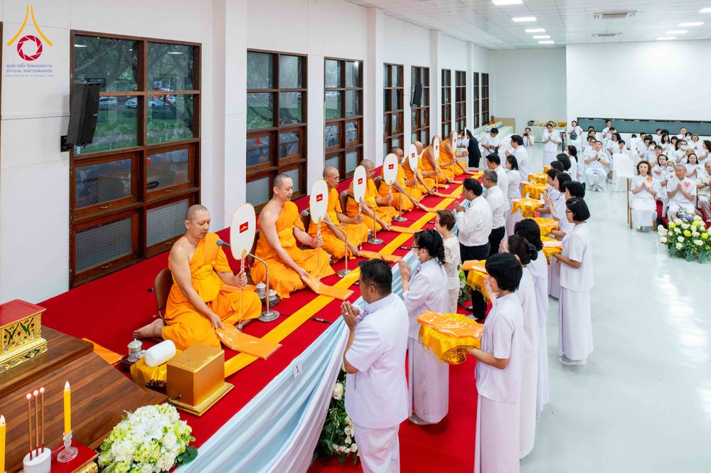 ภาพ No.314688:วันเสาร์ที่ 21 มีนาคม พ.ศ. 2569 พิธีบำเพ็ญกุศล คุณพ่อณรงค์ จินตมากุล  สิริอายุ 99 ปี 11 เดือน โยมบิดา พระครูปลัดรัตนวีรวัฒน์ (รังสฤษดิ์ อิทฺธิจินตโก) ที่ปรึกษาเจ้าคณะจังหวัดปทุมธานี เจ้าอาวาสวัดพระธรรมกาย  ณ ห้องปลูกศรัทธา 2 วัดพระธรรมกาย ปทุมธานี