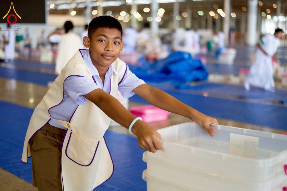 ภาพ No.256884:วันที่ 5 ตุลาคม พ.ศ. 2568 พิธีตักบาตร ข้าวสารอาหารแห้ง ณ บ้านแก้วเรือนทองคุณยายฯ สภาธรรมกายสากล วัดพระธรรมกาย